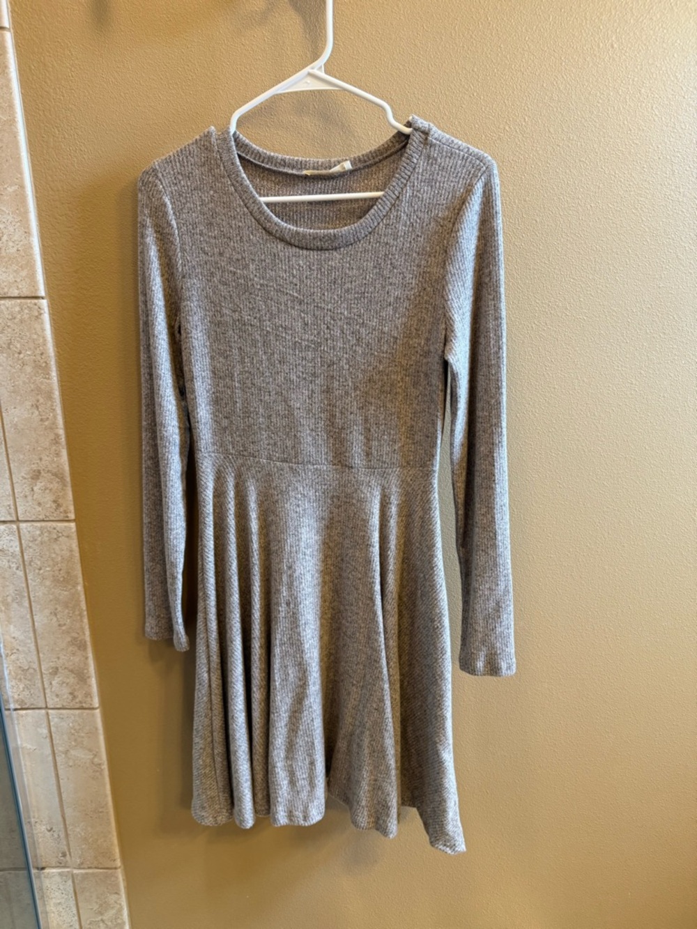 eesome Gray Ribbed Long-Sleeve Skater Dress